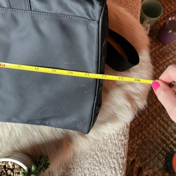 Like new black GAP duffel bag and travel toiletry travel bag - Picture 8 of 16